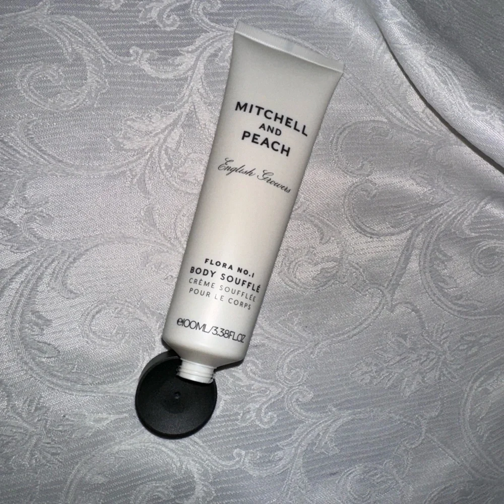MITCHELL AND PEACH
English Growers
FLORA NO.I
BODY SOUFFLÉ
100 ML / 3.38 FL.OZ. - Picture 8 of 10